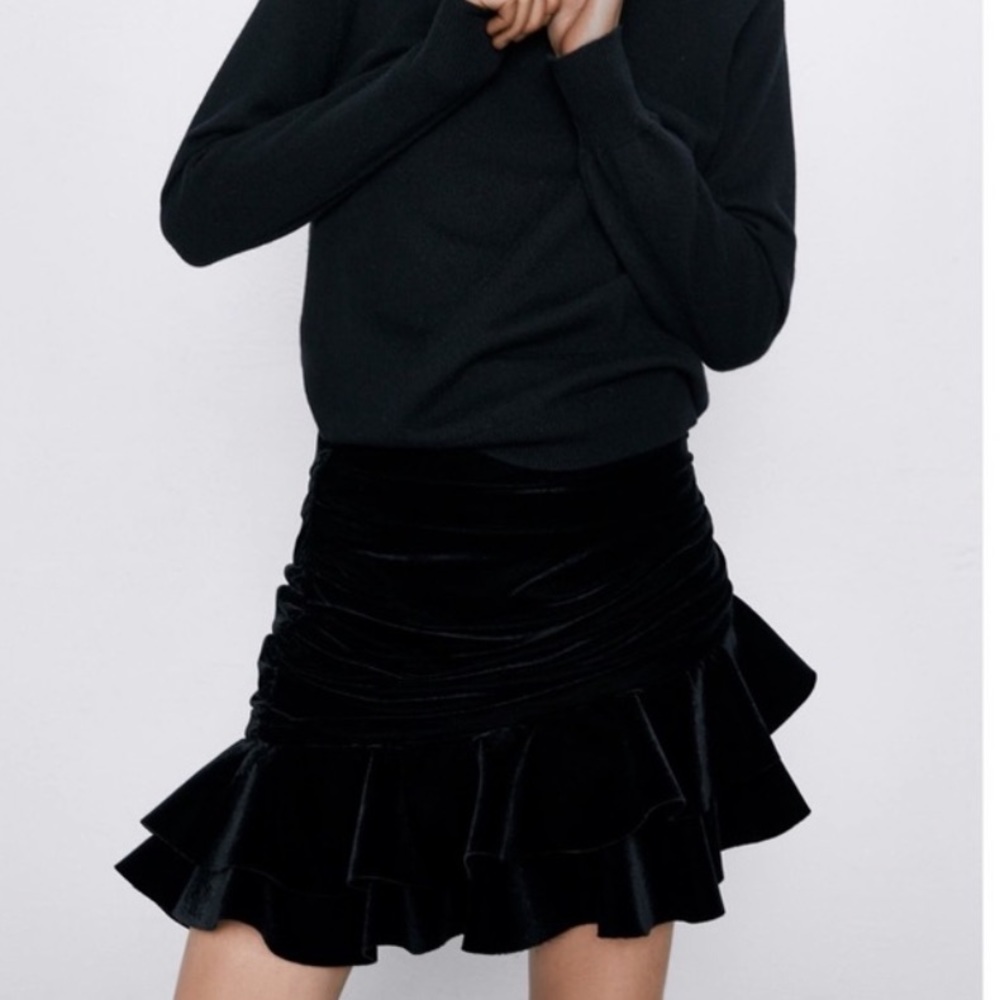 Zara velvet mini skirt